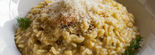 Це різотто дуже просто готується (зображення створено за допомогою ШІ)