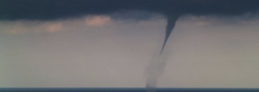 Смерч над морем