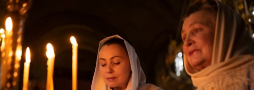 Люди в этот день идут в храм