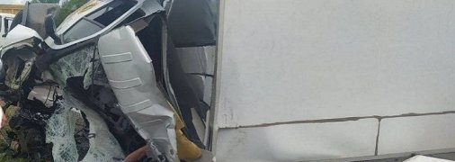 Бензовоз лоб в лоб столкнулся с грузовиком на Харьковщине, есть погибший (фото, видео)