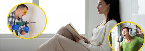 Женщина читает книгу