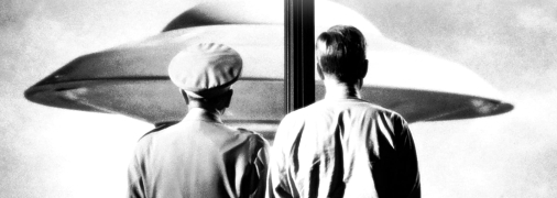 Кадр із фільму "Земля проти літаючих тарілок" (1956) наочно демонструє військову загрозу НЛО