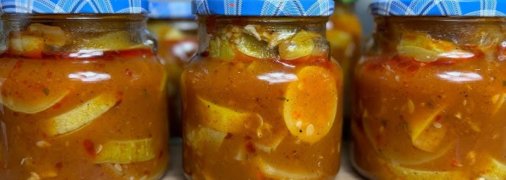 Кабачки в томатному соусі