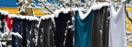 Часто випрані речі сушать просто на вулиці, але з квартирою такий варіант не пройде