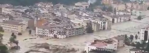 Радость длилась недолго: в Турции масштабный потоп после пожаров (видео)