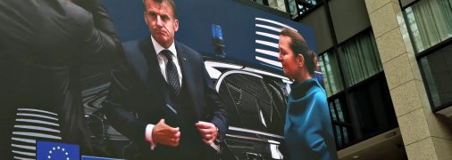 Емманюель Макрон з ірокезом