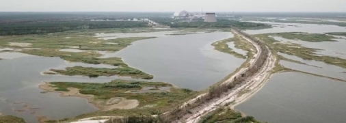 Водоем на 60% наполняется водами из Днепра, еще 40% приходится на р. Припять, а также небольшие реки Тетерев и Ирпень