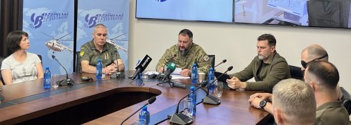 В авиакомпании "Украинские вертолеты" заявляют о рейдерстве — в защиту выступили ветераны, военные и семьи погибших Героев