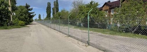 А де рів з крокодилами? Мережа обговорює фото кордону України з Росією в Луганській області
