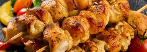 Этот шашлык станет хитом на пикнике (изображение создано с помощью ИИ)