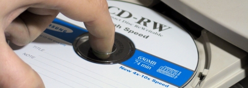 Приводи дозволили спочатку грати в ігри та дивитися фільми, а потім копіювати диски замість придбання