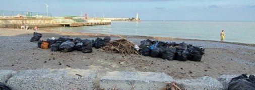 Дизентерия и холера не пугают: развлечения на пляжах Ялты после потопа сняли на видео