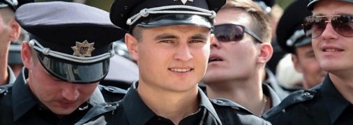 Полицейский из Николаева потерял работу после издевательства над украинцами: детали