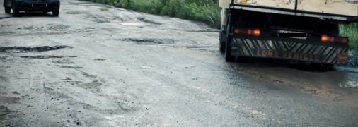 Кошмар водителей: как выглядит худшая дорога Украины, забравшая Кузьму (видео)