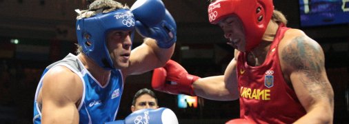 Усик — Клементе Руссо