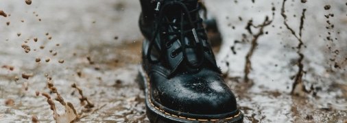 Мокрую обувь нужно сушить, иначе она испортится