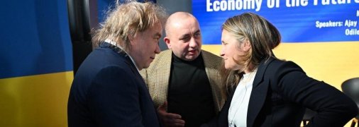 Сергій Тарасов (ліворуч) та Христя Фріланд у Давосі. Фото -  Facebook Сергія Тарасова