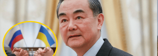 Ван І своєю заявою підіграв Кремлю