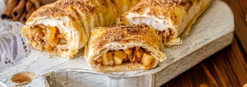 Ленивый штрудель из лаваша с яблоками