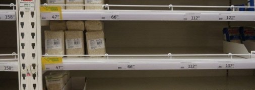 Пустые полки в российских магазинах