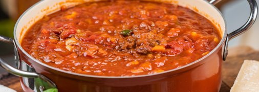 Соус болоньєзе зробить з ваших макаронів шедевр (зображення створено за допомогою ШІ)