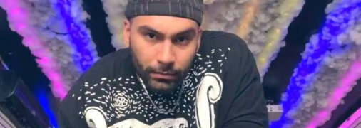 24-летний Мохсен перекрыл дорогу полиции, когда та атаковала протестующих