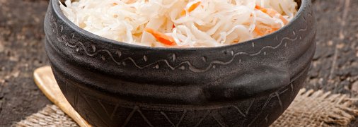 Квашена капуста вважається однією з найкорисніших і найсмачніших зимових страв
