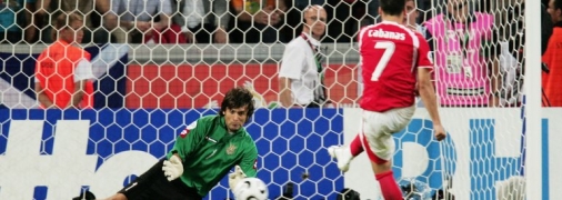 Шовковский отражает удар