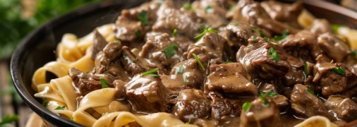 Бифстроганов подходит к любым гарнирам (изображение создано с помощью ИИ)