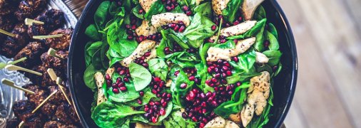 Вместо майонеза: 4 популярных заправки для салатов