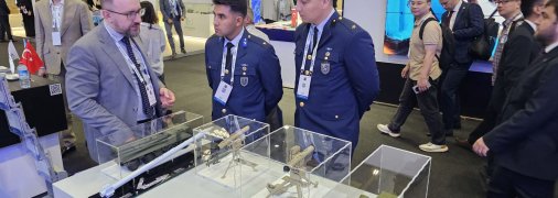 На международной выставке IDEF-2025 в Стамбуле. Слева – исполнительный директор NAUDI Сергей Гончаров