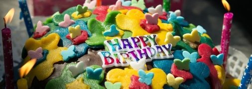 Привітання з днем народження для найближчих: проза та листівки