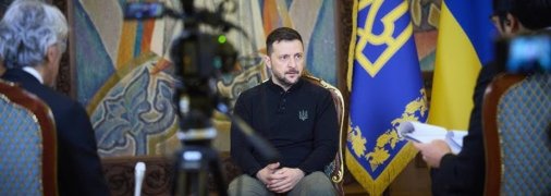 Зеленский общается с японскими журналистами