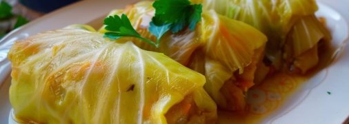 Голубцы станут отличным вариантом обеда или ужина (изображение создано с помощью ИИ)