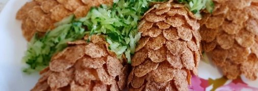 Как приготовить салат в виде шишек