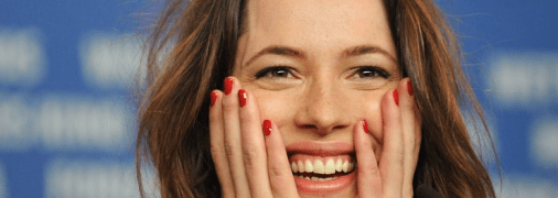 Актриса Ребекка Холл впервые станет матерью