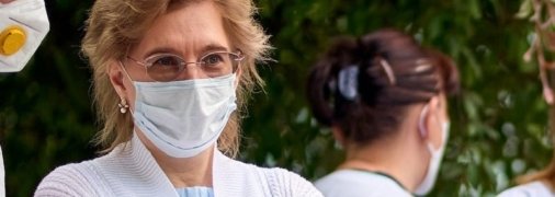 Врачи как на фронте, пациенты хотят умереть: лечение коронавируса в Украине стало сложнее