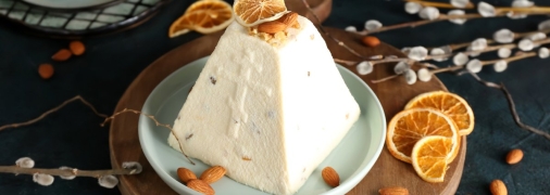 Необычная творожная паска с печеньем