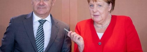 Олаф Шольц замінив на посаді канцлера Ангелу Меркель