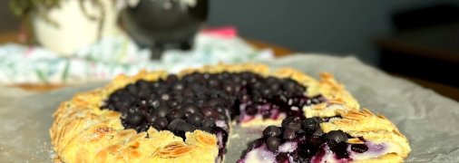 Ароматный пирог с хрустящей корочкой и сочной начинкой