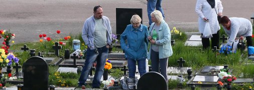 Священик пояснив, чи можна брати на кладовища дітей у поминальні дні