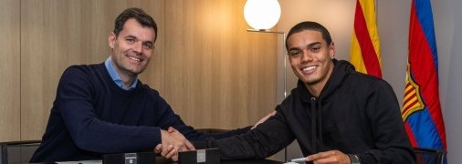 "Барселона" подписала сына легендарного бразильца: его отец брал "Золотой мяч"