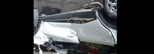 "Газ с тормозом перепутала?" В России девушка погибла, слетев в ущелье вместе с авто (видео) 