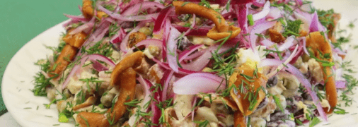 Салат с мясом, фасолью и грибами