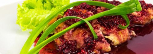 Малиновый соус к мясу: 3 замечательных рецепта