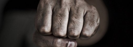 У Львові поранений чоловік накинувся з кулаками на медиків, після чого намагався скоїти суїцид