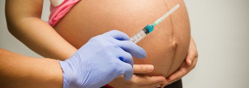 Можно ли беременным вакцинироваться от коронавируса и какой препарат лучше выбрать