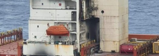 Спят на палубе в жару, несмотря на ожоги: новые детали о судьбе украинских моряков на сгоревшем MSC MESSINA