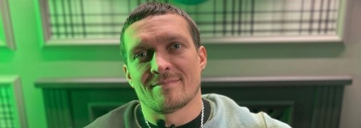 Спасает святая вода: как Усик борется с российскими новостями