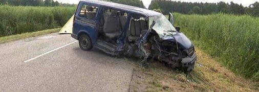 Трое в критическом состоянии: автобус с украинцами попал в серьезную аварию в Польше (фото)